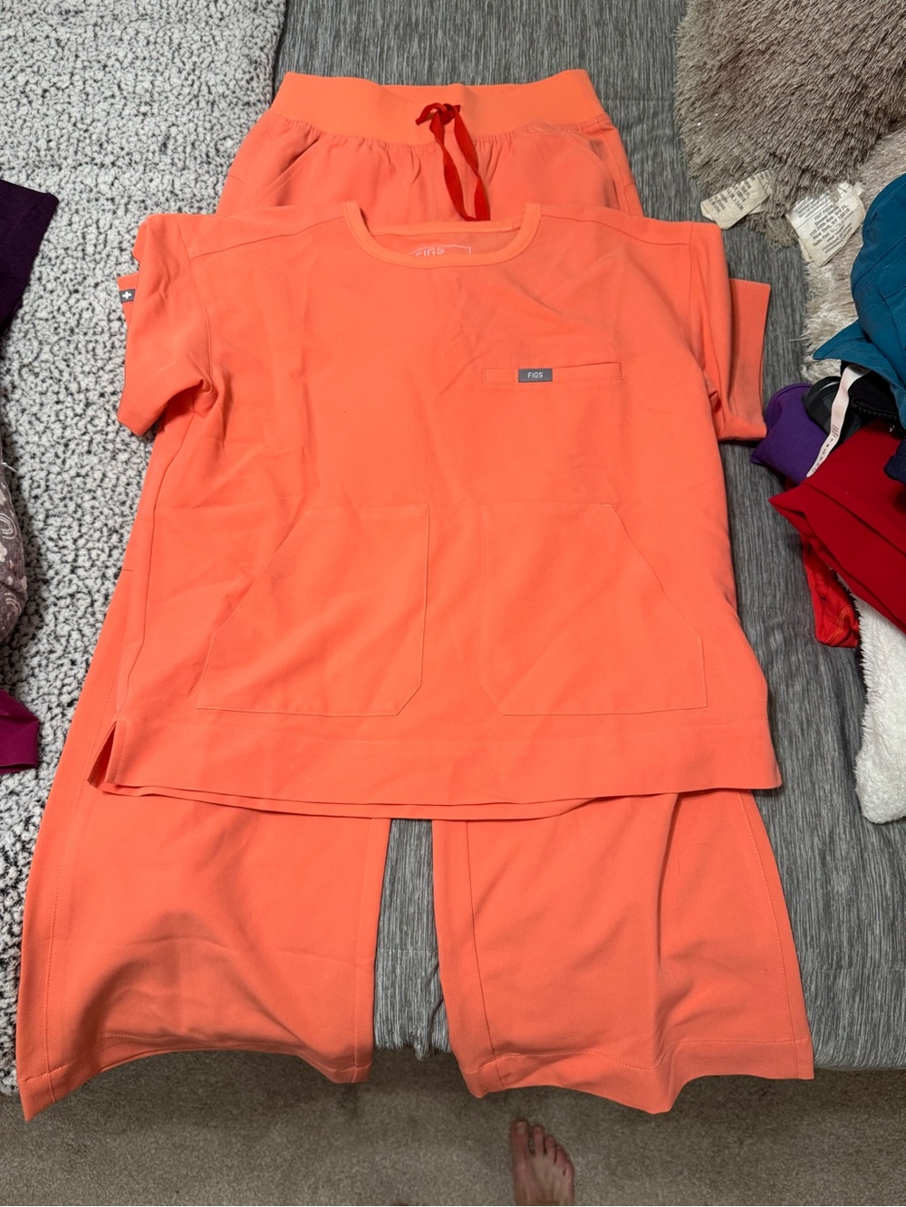 Figs Sunset Drift scrub set